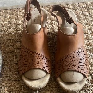 Clarks Women's Tan Perforated Sandals